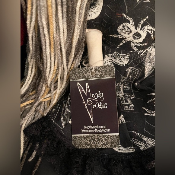 Authentic MoodyVoodies Sugar Skull Doll - Picture 4 of 4